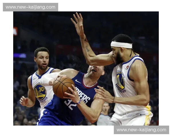 史诗对决！勇士vs快船，NBA直播间点燃篮球狂潮